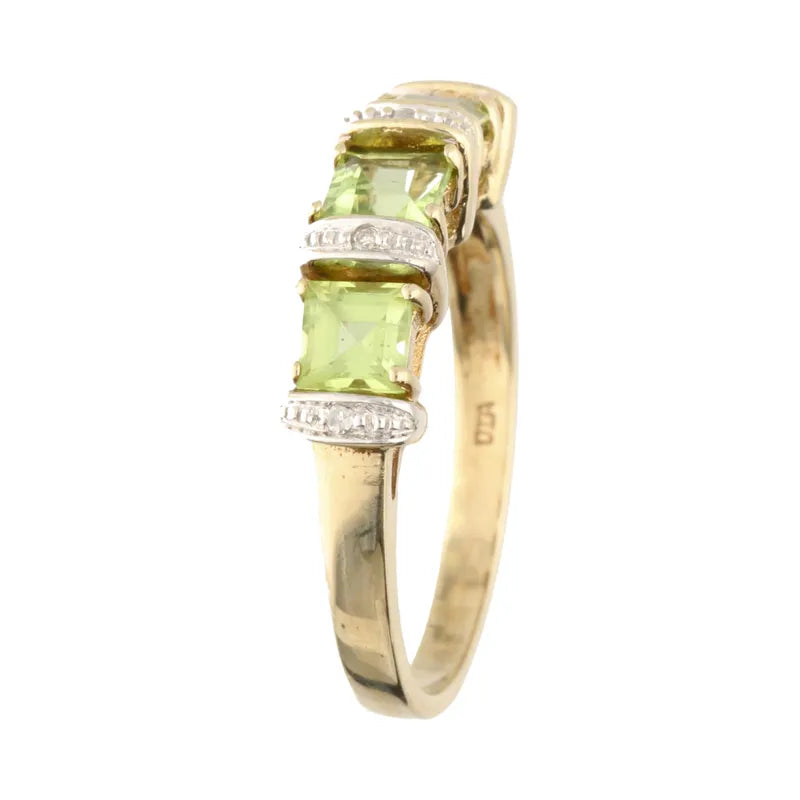 Pre-Owned 9ct Yellow Gold Princess Cut Peridot & Diamond Cluster Ring