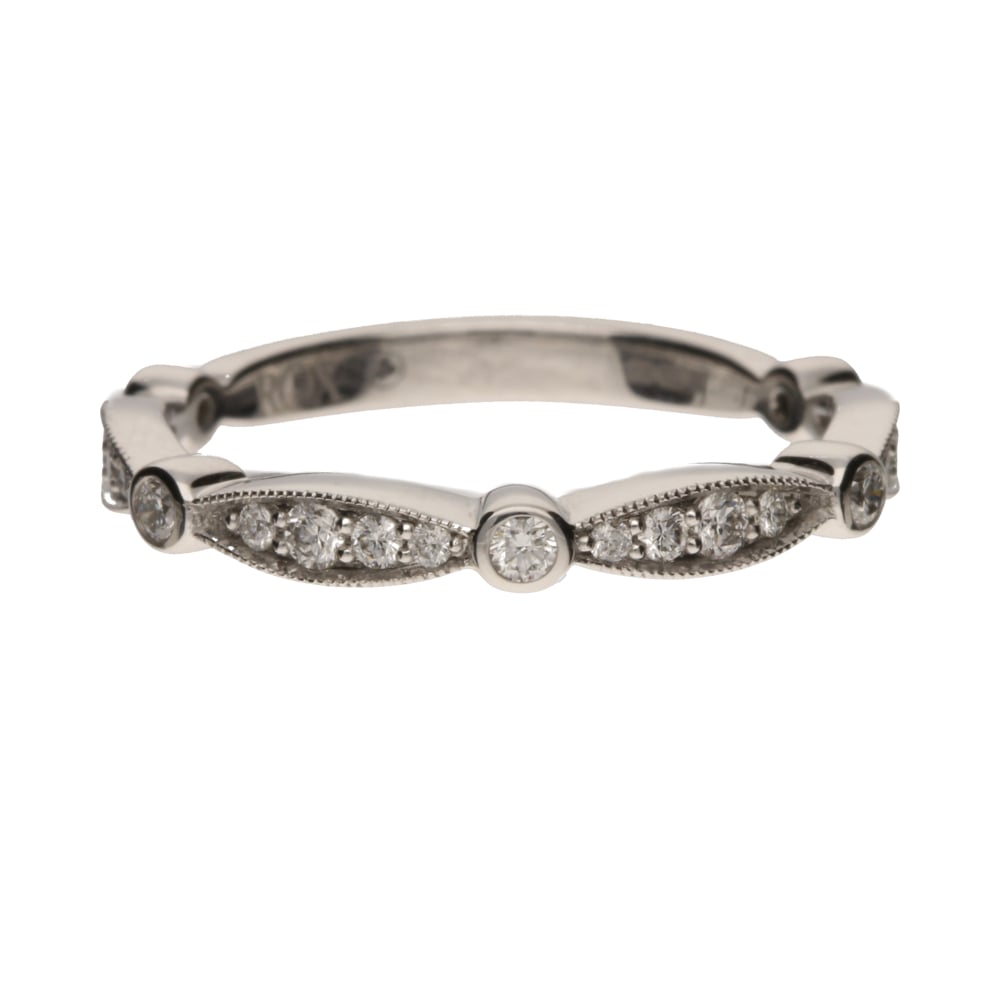18ct White Gold 0.25ct Diamond Vintage Style Ring