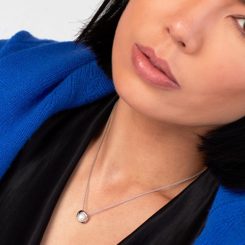 Kit Heath Bevel Trilogy Pearl 18" Necklace 9161FP