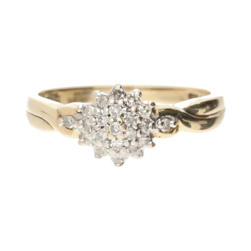 Beautifully Crafted Pre - Owned 9ct Gold Diamond Cluster Ring2026W35-23-1