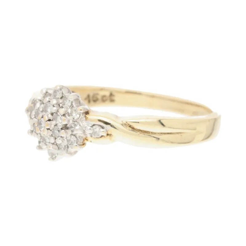 Beautifully Crafted Pre - Owned 9ct Gold Diamond Cluster Ring2026W35-23-1