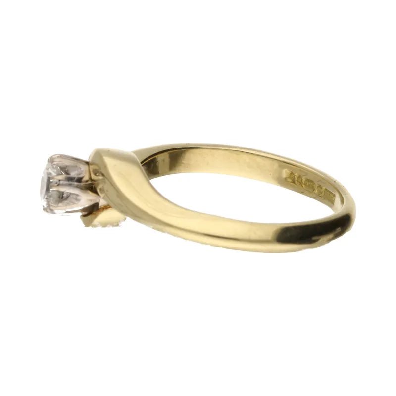 Eye - Catching Pre - Owned 18ct Gold Diamond Swirl Solitaire2026W35-35-6