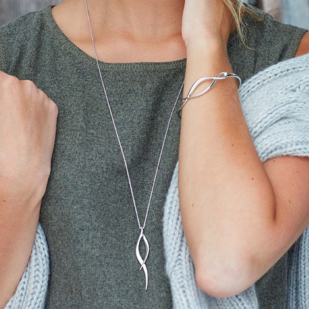 Kit Heath Entwine Twine Twist Grande 30" Necklace 90224RP276125