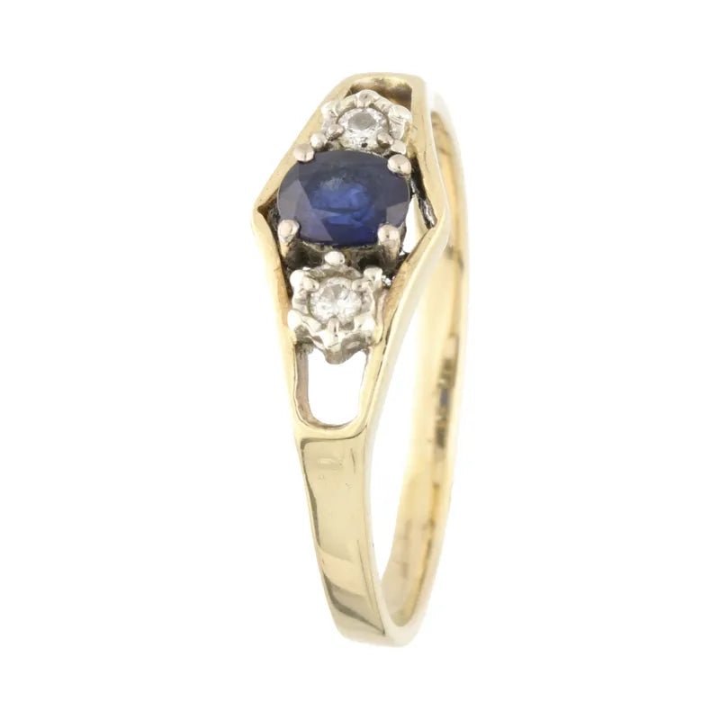 Opulent Pre - Owned 9ct Yellow Gold Sapphire & Diamond Openset Ring2026W36-5-16