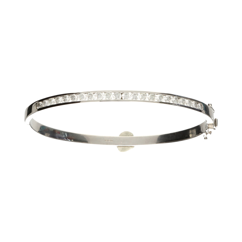 WHite Gold bracelet with Diamond stones on a white background