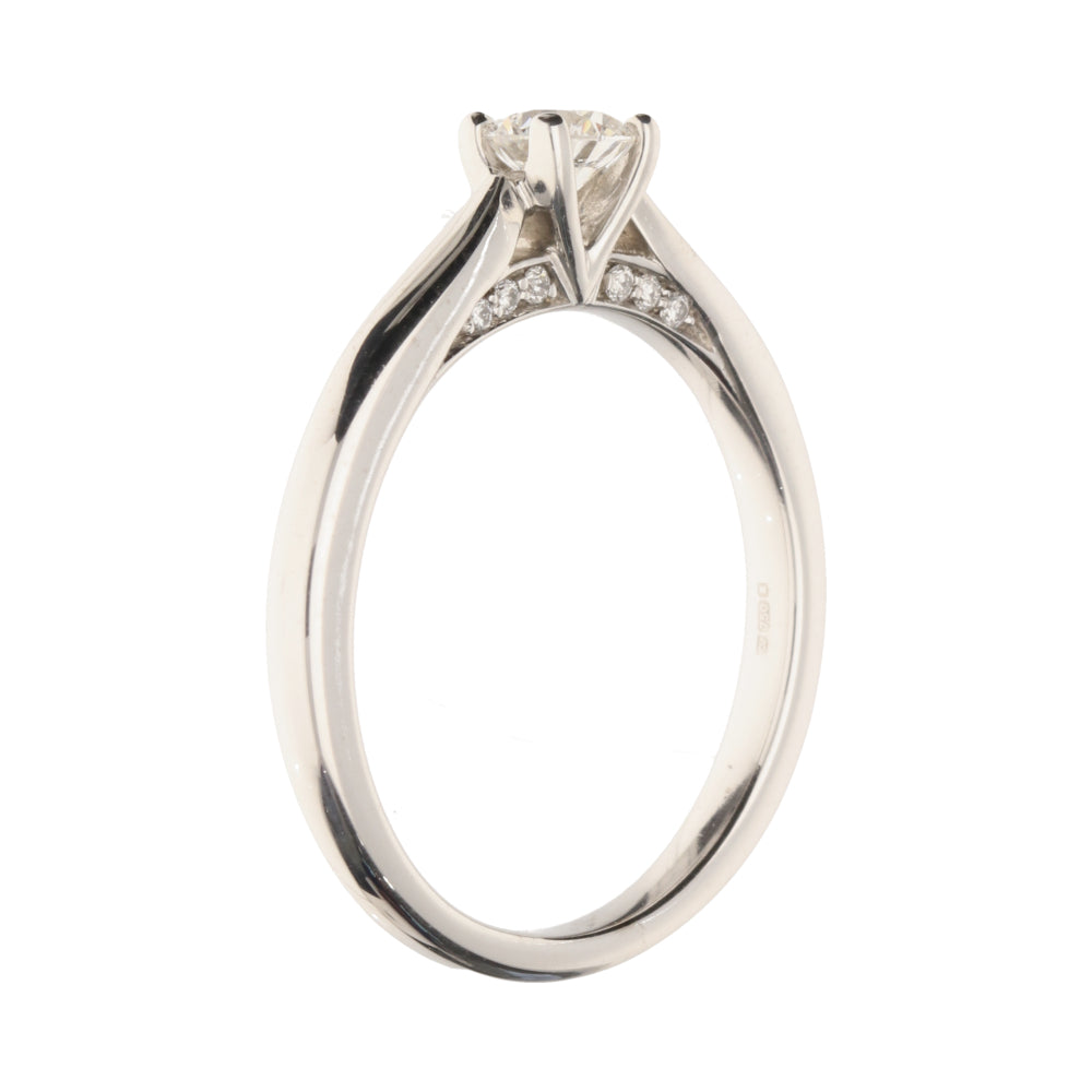 Pre-Owned 18ct White Gold 0.25ct Diamond Solitaire Ring.