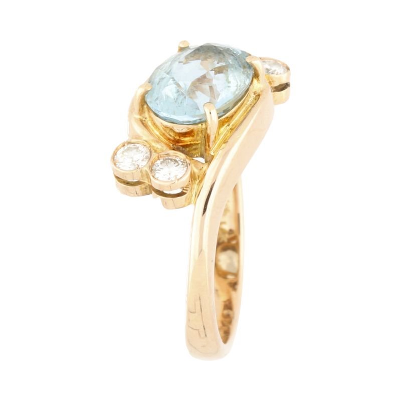 Pre - Owned 14ct Yellow Gold Aquamarine & Diamond Set Cluster Ring