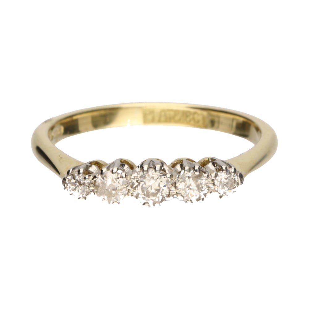 Pre - Owned 14ct Yellow Gold Graduated 5 Stone Diamond Ring