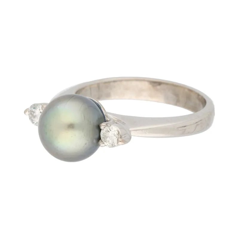Pre - Owned 18ct White Gold Pearl & Diamond Set Ring2025W25-7-15