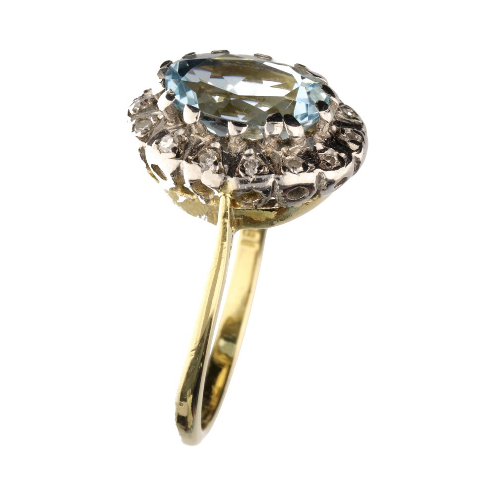 Pre - Owned 18ct Yellow Gold Aquamarine & Diamond Cluster Ring