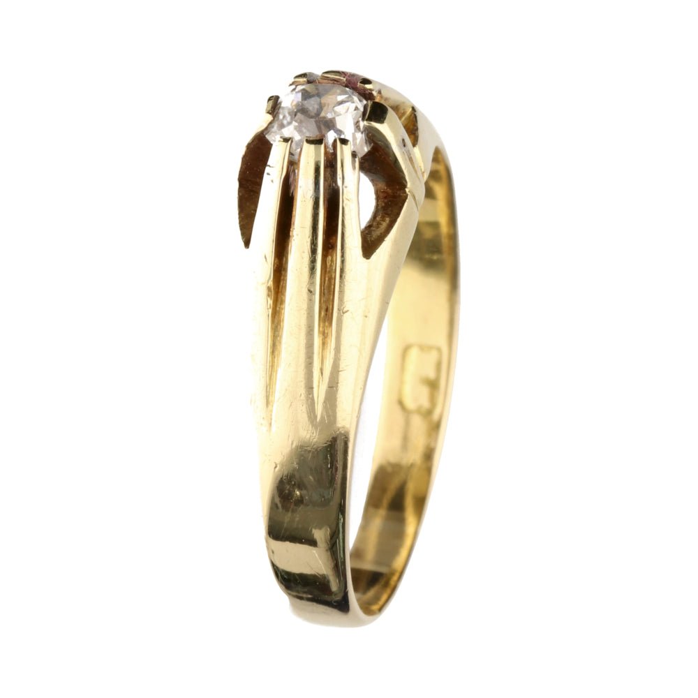 Pre - Owned 18ct Yellow Gold Diamond Solitaire Belcher Ring