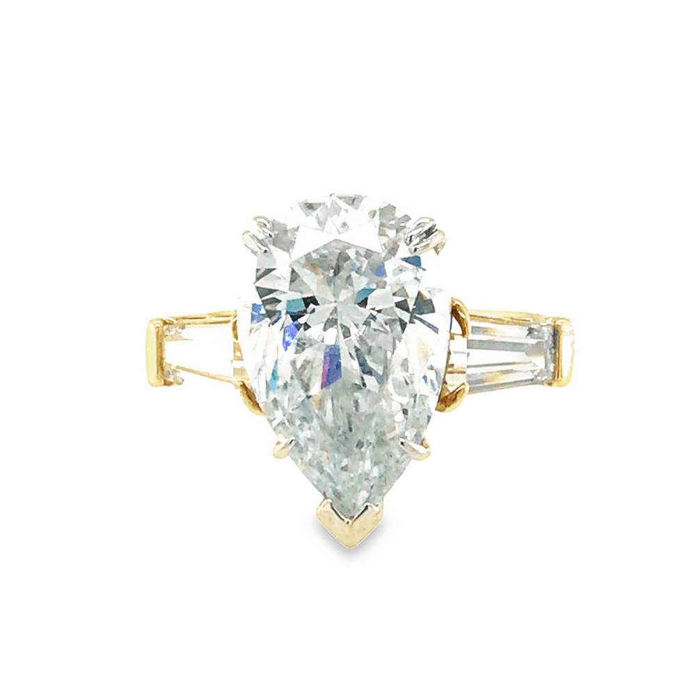 Pre - Owned 9ct Yellow Gold Pear Cut Cubic Zirconia Ring.
