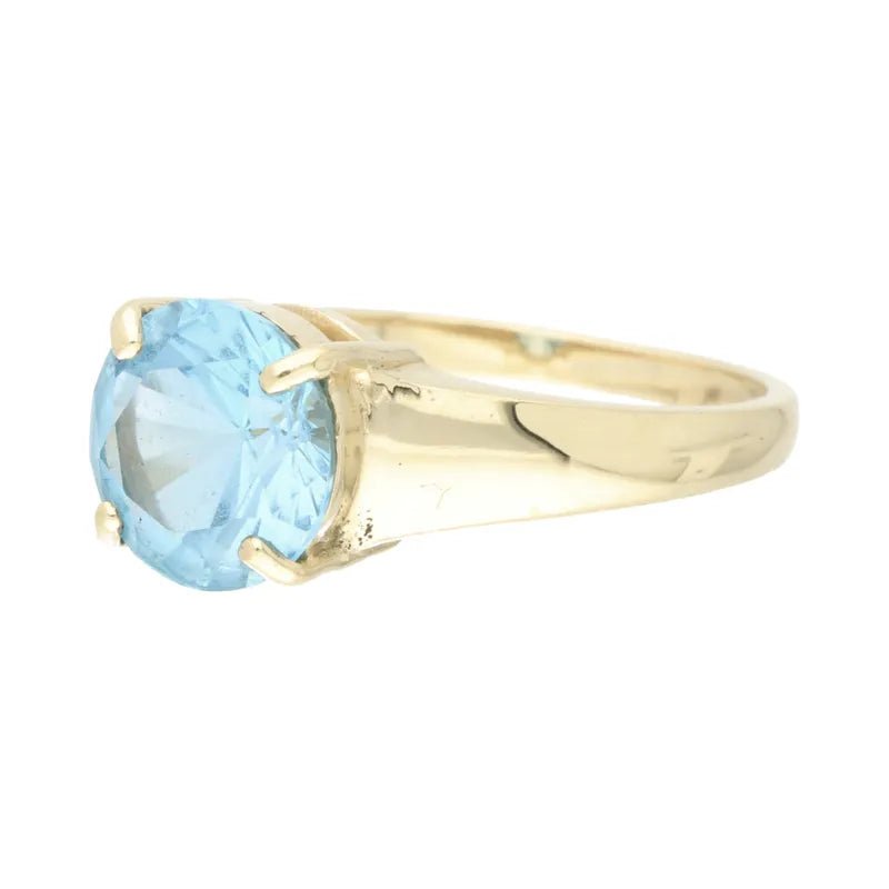 Distinctive Pre - Owned 9ct Yellow Gold Swiss Blue Topaz Solitaire 2.50ct2026W36-7-41
