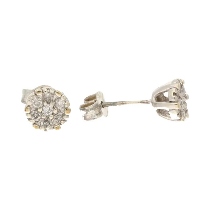 Exquisite Pre - Owned 9ct White Gold Diamond Stud Earrings2026W38-27-1