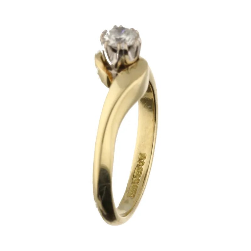Eye - Catching Pre - Owned 18ct Gold Diamond Swirl Solitaire2026W35-35-6