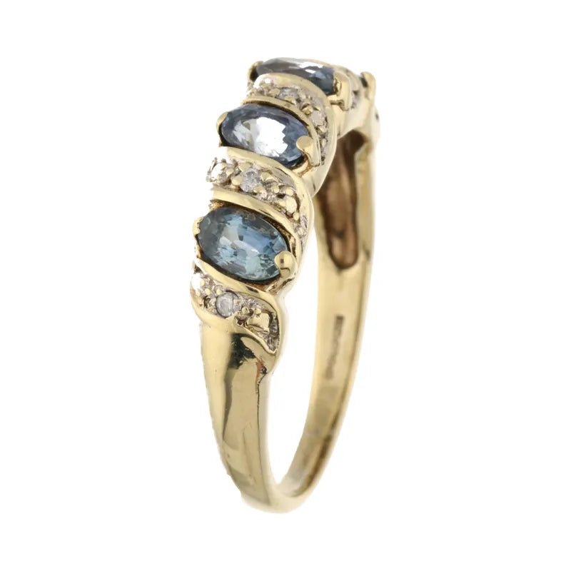 Graceful Pre - Owned 9ct Yellow Gold Sapphire & Diamond Set Cluster Ring2026W35-8-1