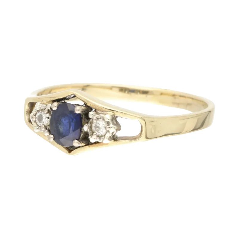 Opulent Pre - Owned 9ct Yellow Gold Sapphire & Diamond Openset Ring2026W36-5-16