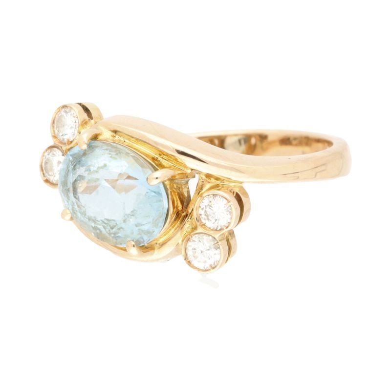 Pre - Owned 14ct Yellow Gold Aquamarine & Diamond Set Cluster Ring