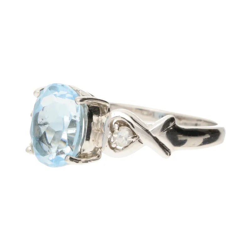 Pre - Owned 9ct White Gold Sky Blue & White Tapaz Ring2026W31-27-41