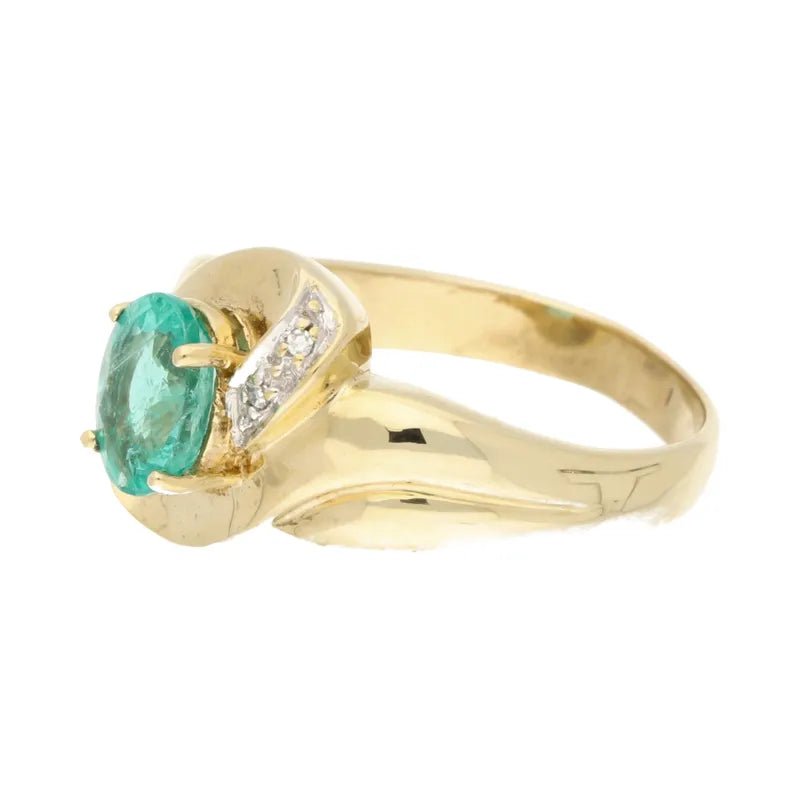 Pre - Owned 9ct Yellow Gold Emerald & Diamond Swirl Ring2025W24-11-2