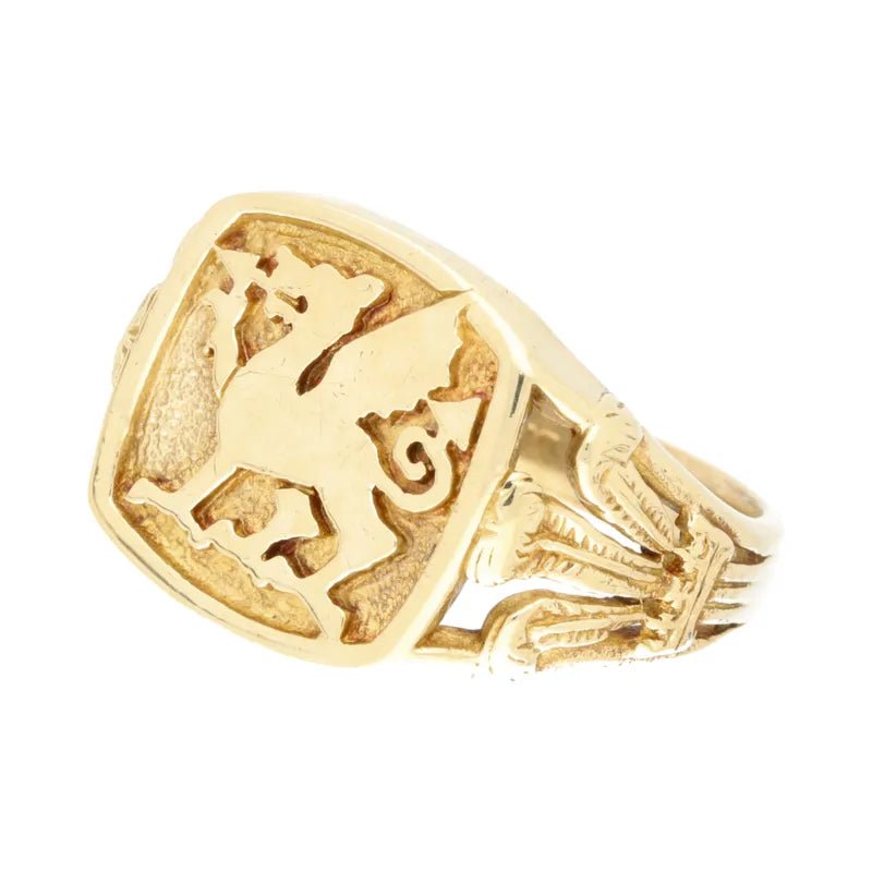 Pre - Owned 9ct Yellow Gold Welsh Dragon Signet Ring2025W24-9-2