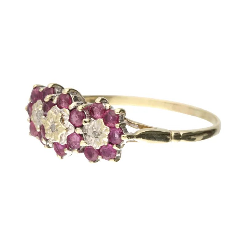 Stylish Pre - Owned 9ct Ruby & Diamond Cluster Ring2026W35-16-1