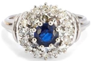 Sapphire diamond cluster ring 18ct white gold ring