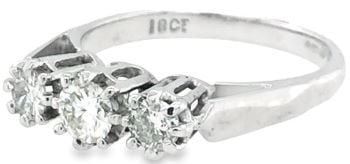 Diamond trilogy 18ct white gold ring