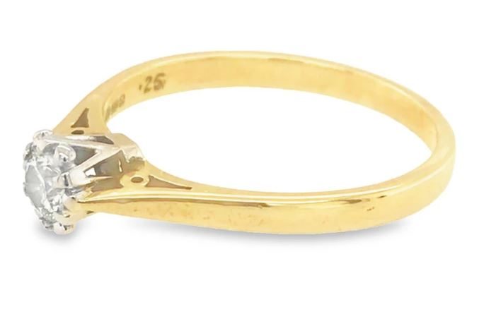 Diamond solitaire 9ct yellow gold ring