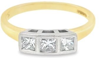 Diamond trilogy 18ct yellow gold ring