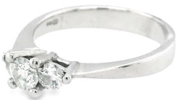 Triple stone diamond 18ct white gold ring