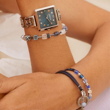 Geocube Iconic blue white bracelet layered
